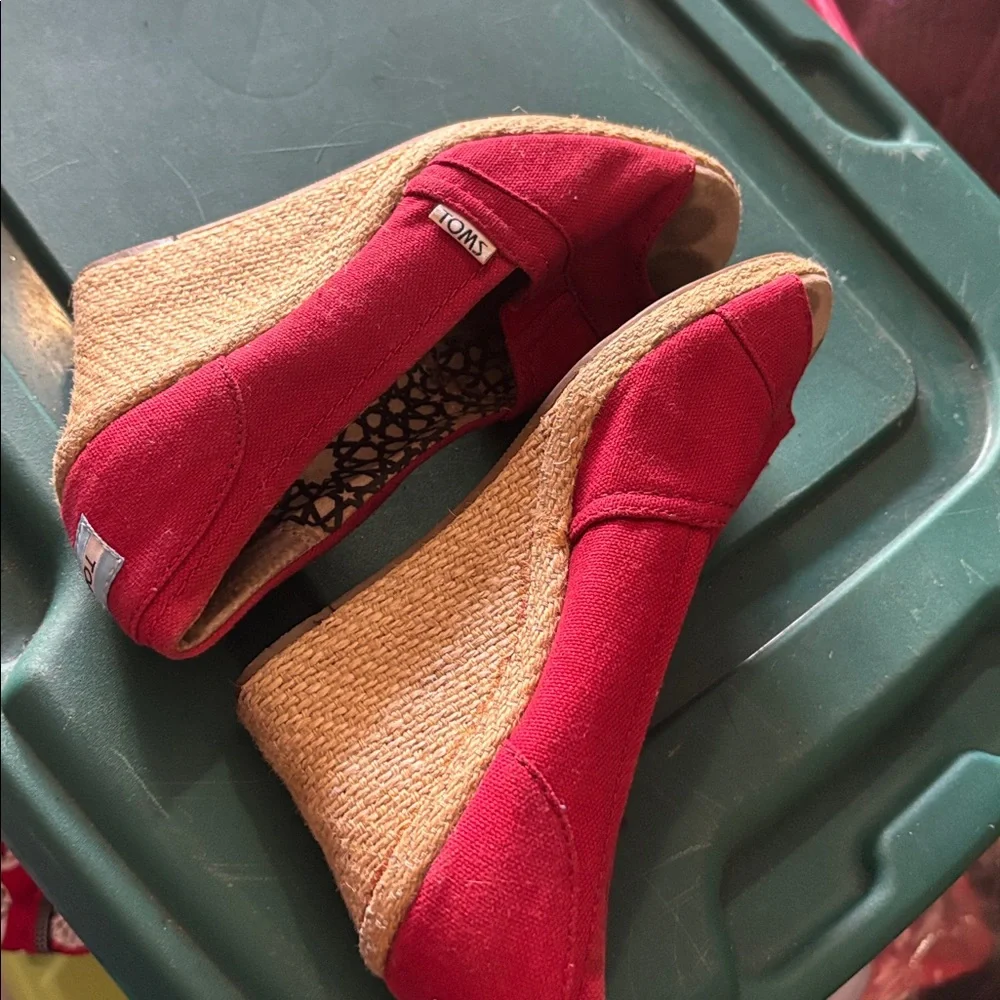 Red wedged TOMS with peekaboo toes